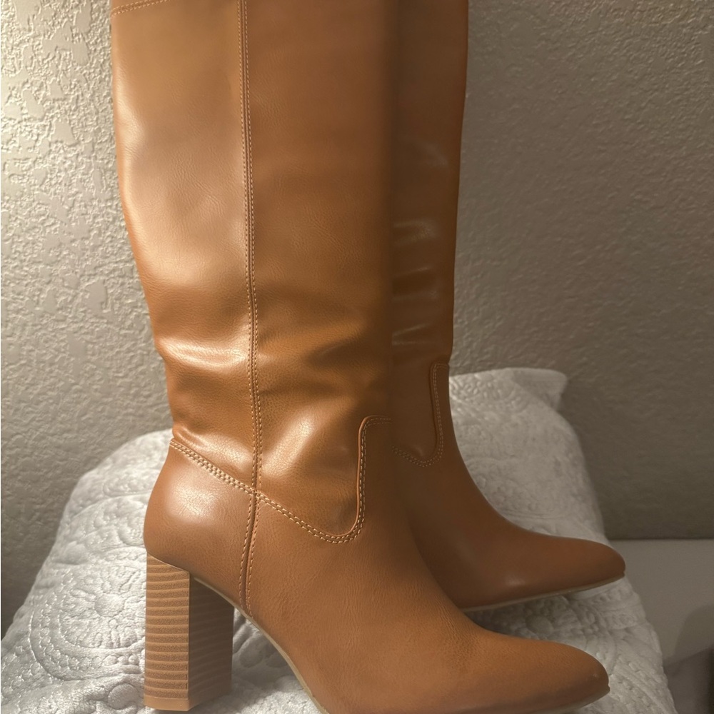 Elegant Tan Leather Boots